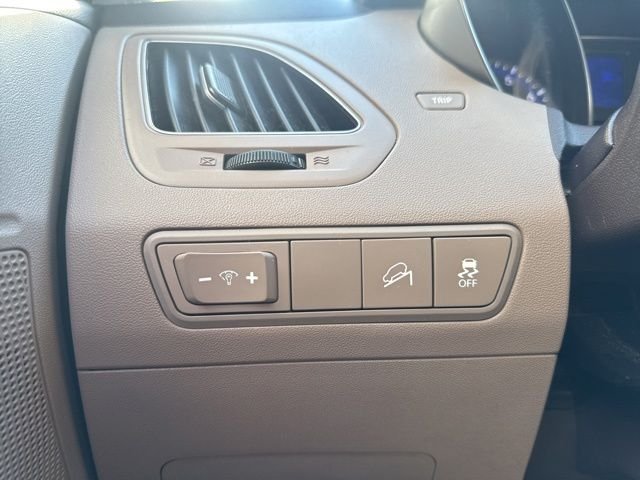 Used 2011 Blue Hyundai GLS image 13
