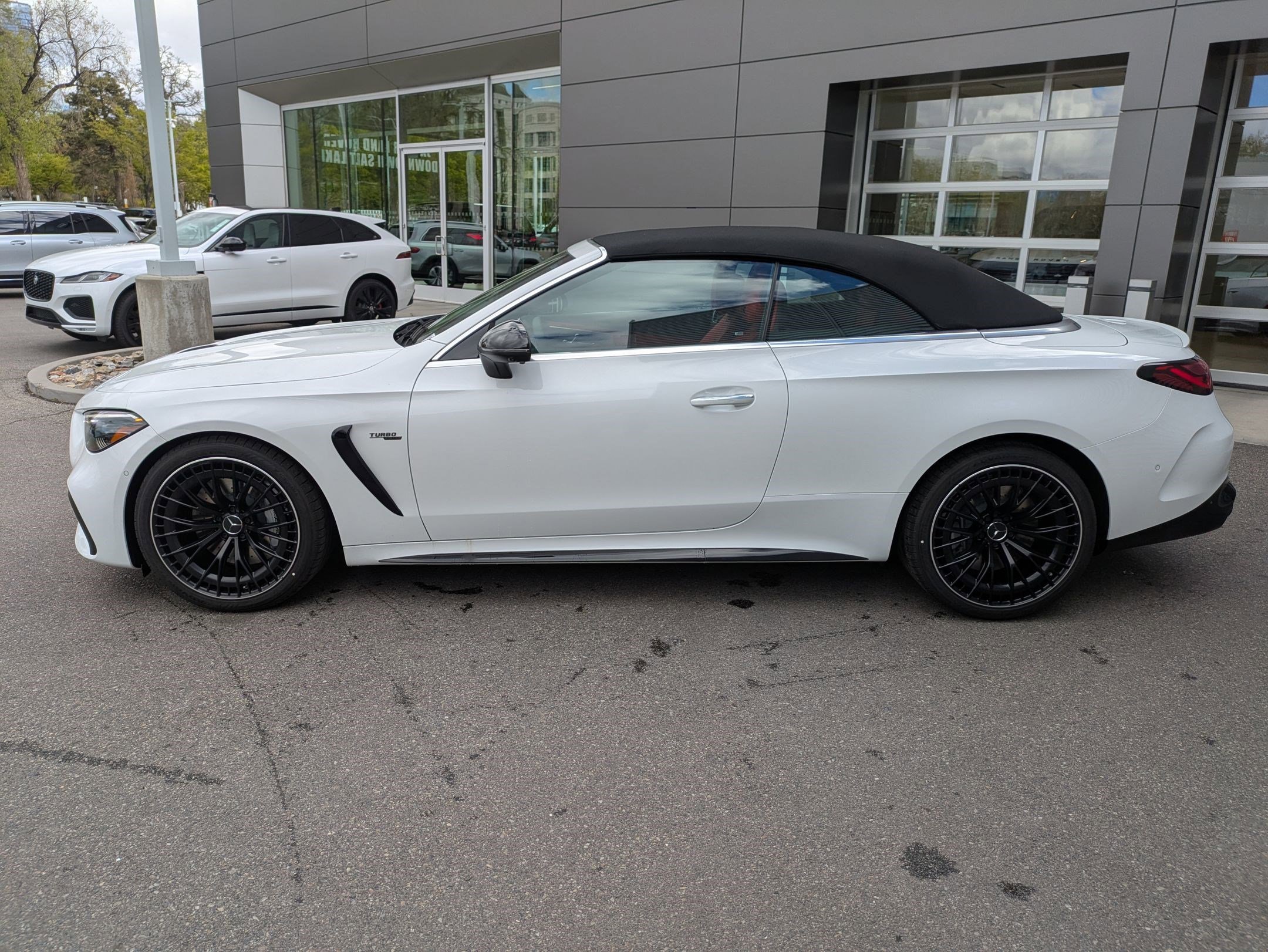 New 2026 MANUFAKTUR Moonlight White Metallic Mercedes-Benz AMG® CLE 53 image 7