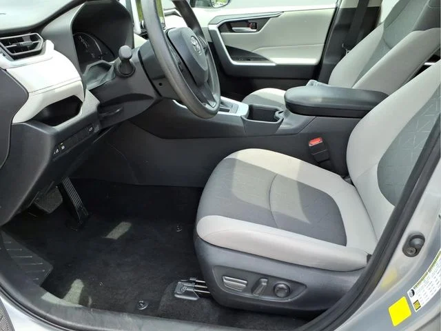 Used 2025 Silver Toyota XLE image 20