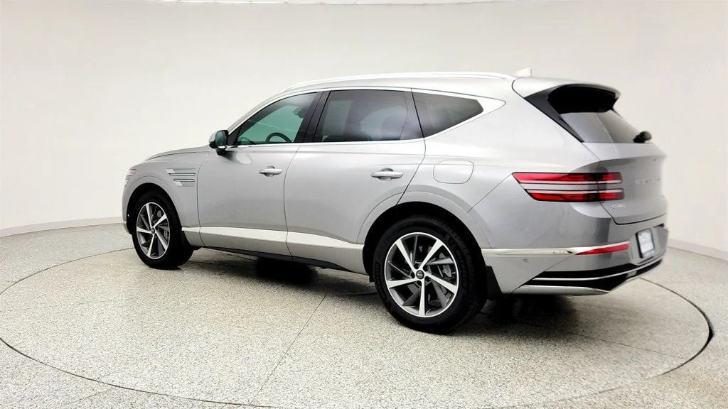 Used 2025 Savile Silver Genesis 2.5T Advanced AWD image 7