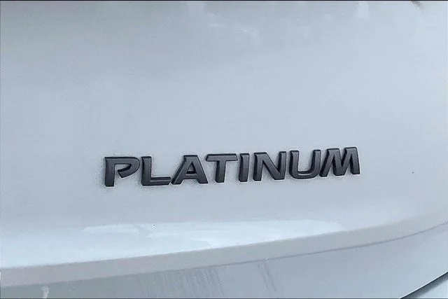 Used 2025 White Nissan Platinum image 8