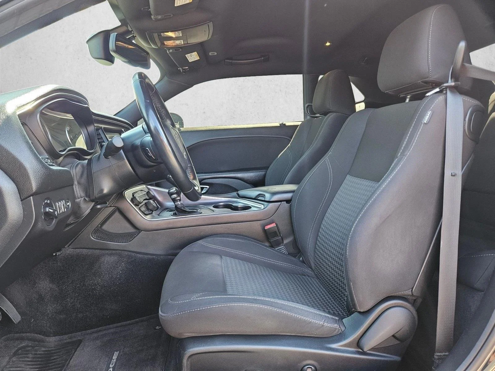 Used 2017 Pitch Black Clearcoat Dodge R/T image 12