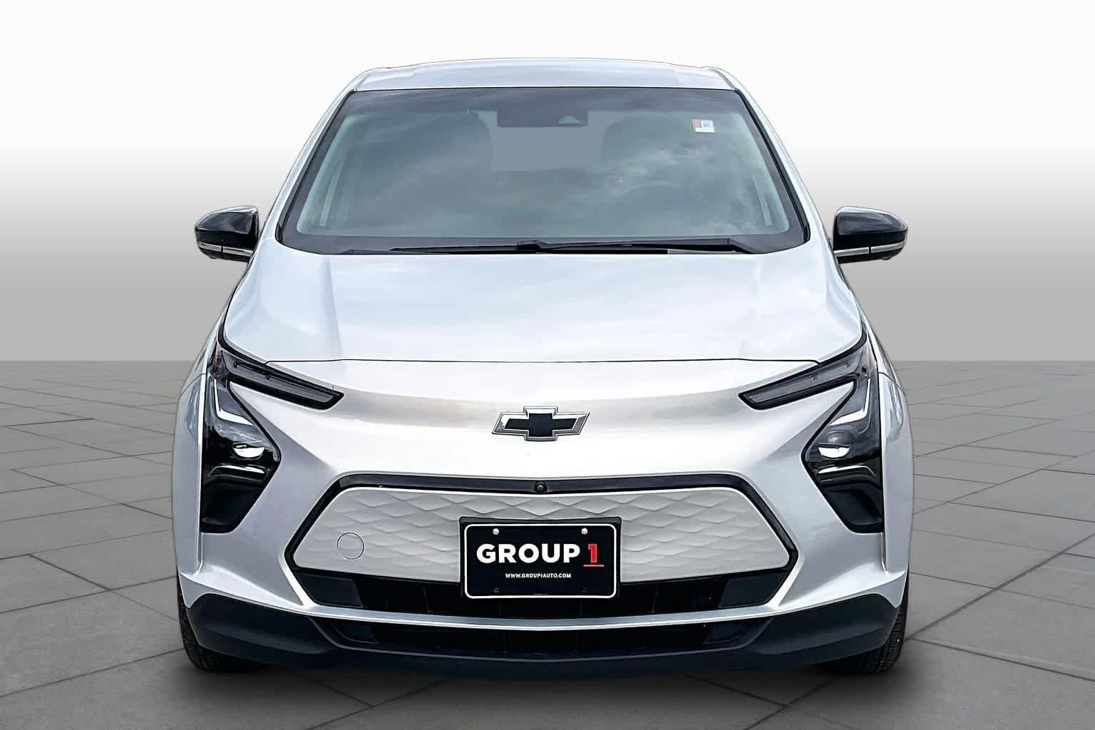 Used 2023 Silver Flare Metallic Chevrolet 2LT image 5