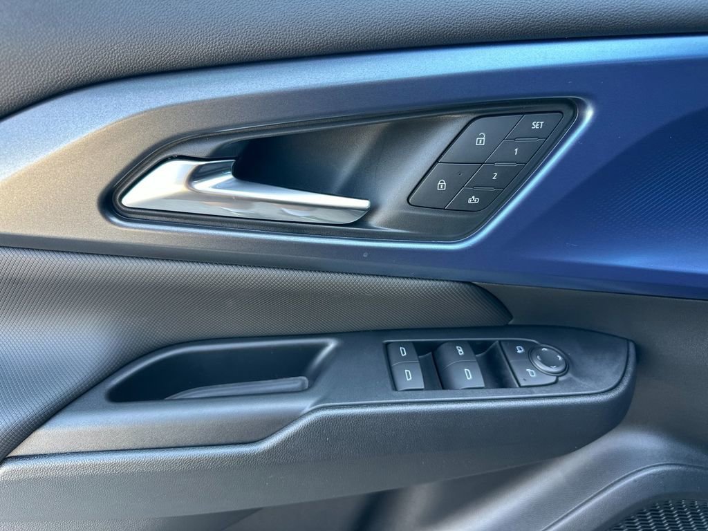 2026 Chevrolet Equinox EV 2LT - Photo 10