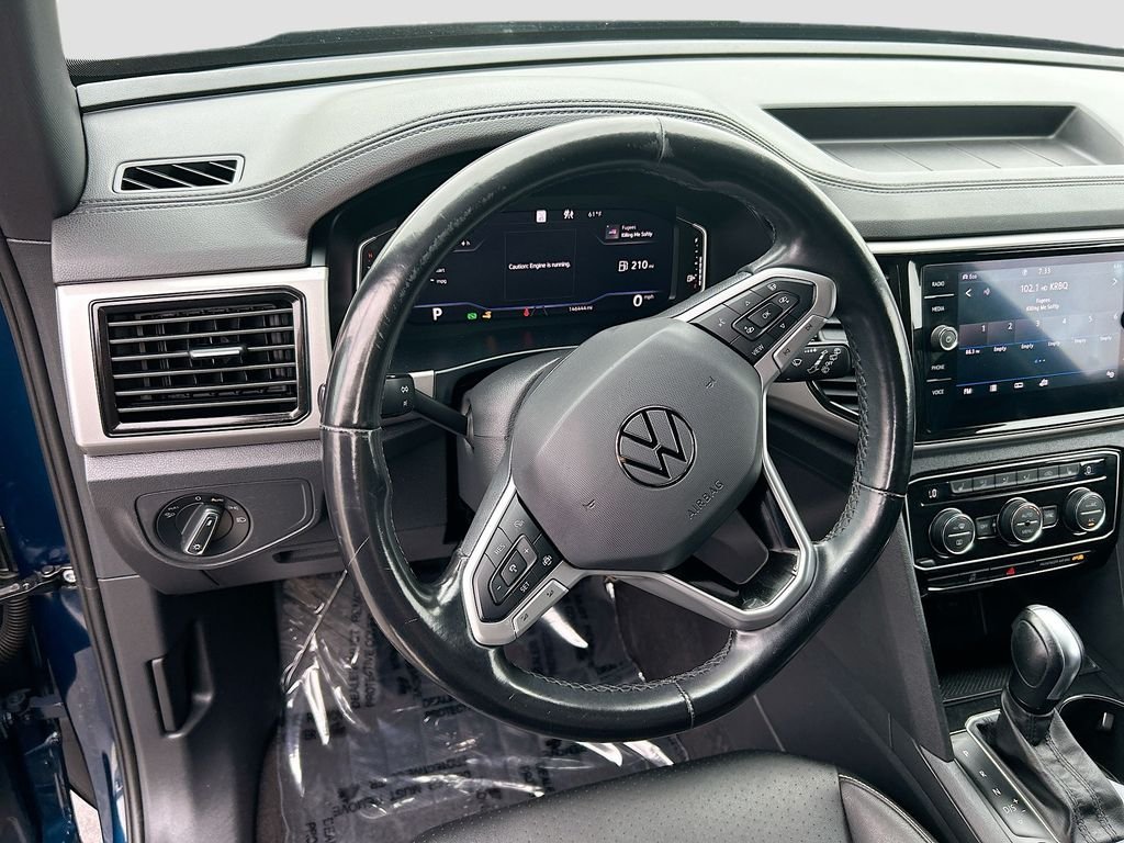 Used 2020 Blue Metallic Volkswagen 3.6L V6 SEL image 11