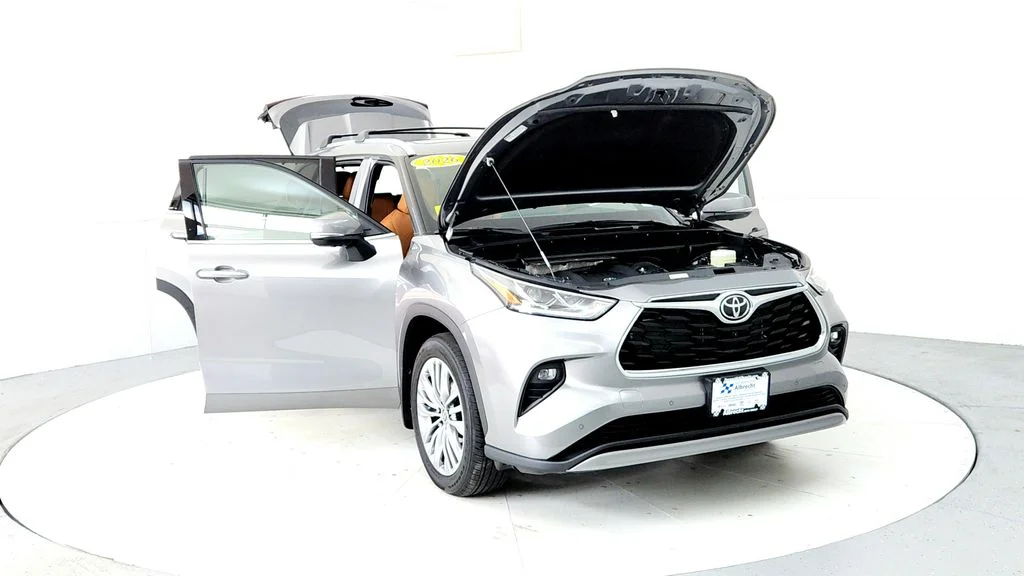 2026 Toyota Highlander Platinum - Photo 9