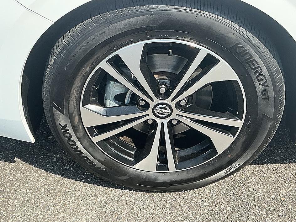 Used 2021 Fresh Powder Nissan SV image 9