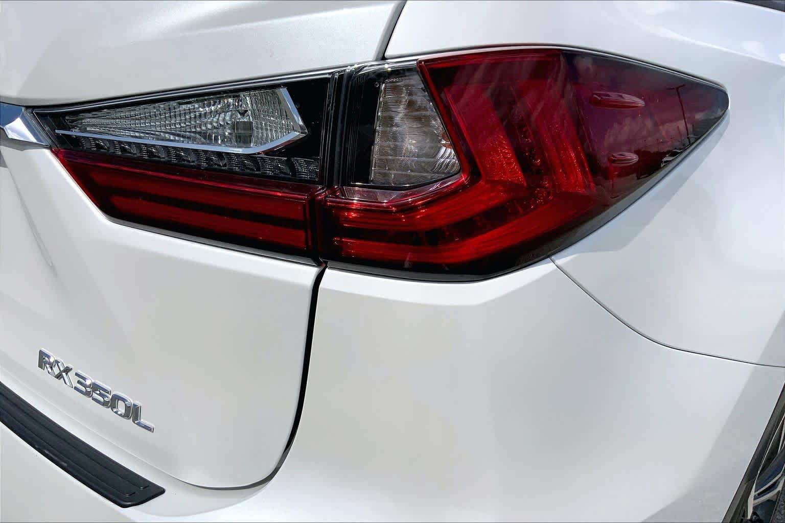 Used 2021 Eminent White Pearl Lexus  image 30