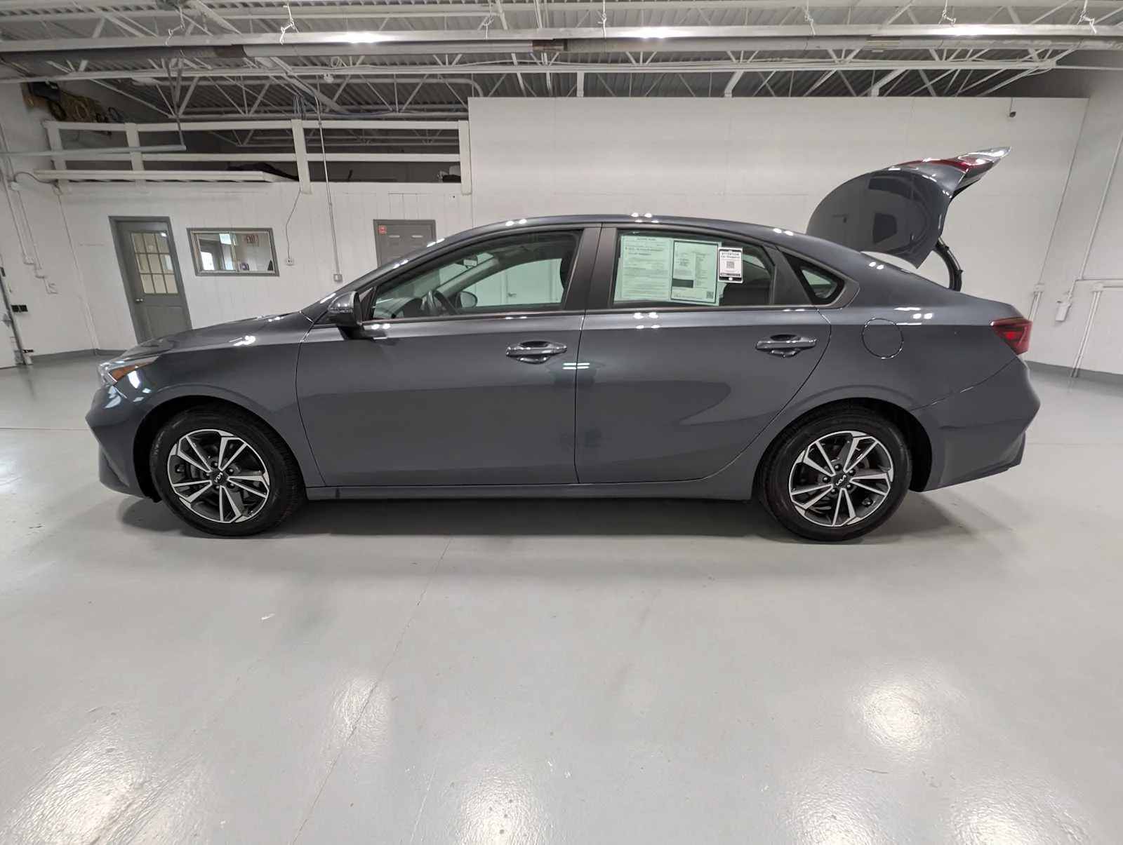 Used 2023 Gravity Gray Kia LXS image 12