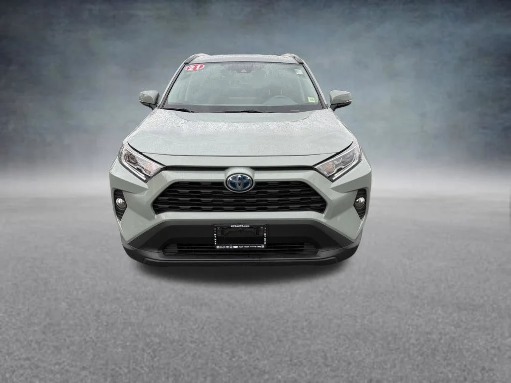 Used 2021  Toyota XLE image 9