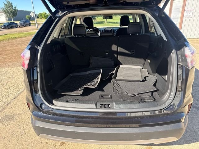 Used 2023 Black Ford SEL image 19