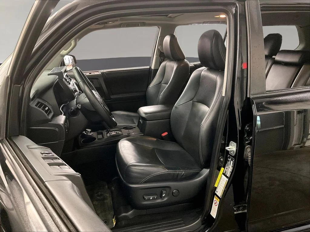 Used 2015 Black Toyota Limited image 29