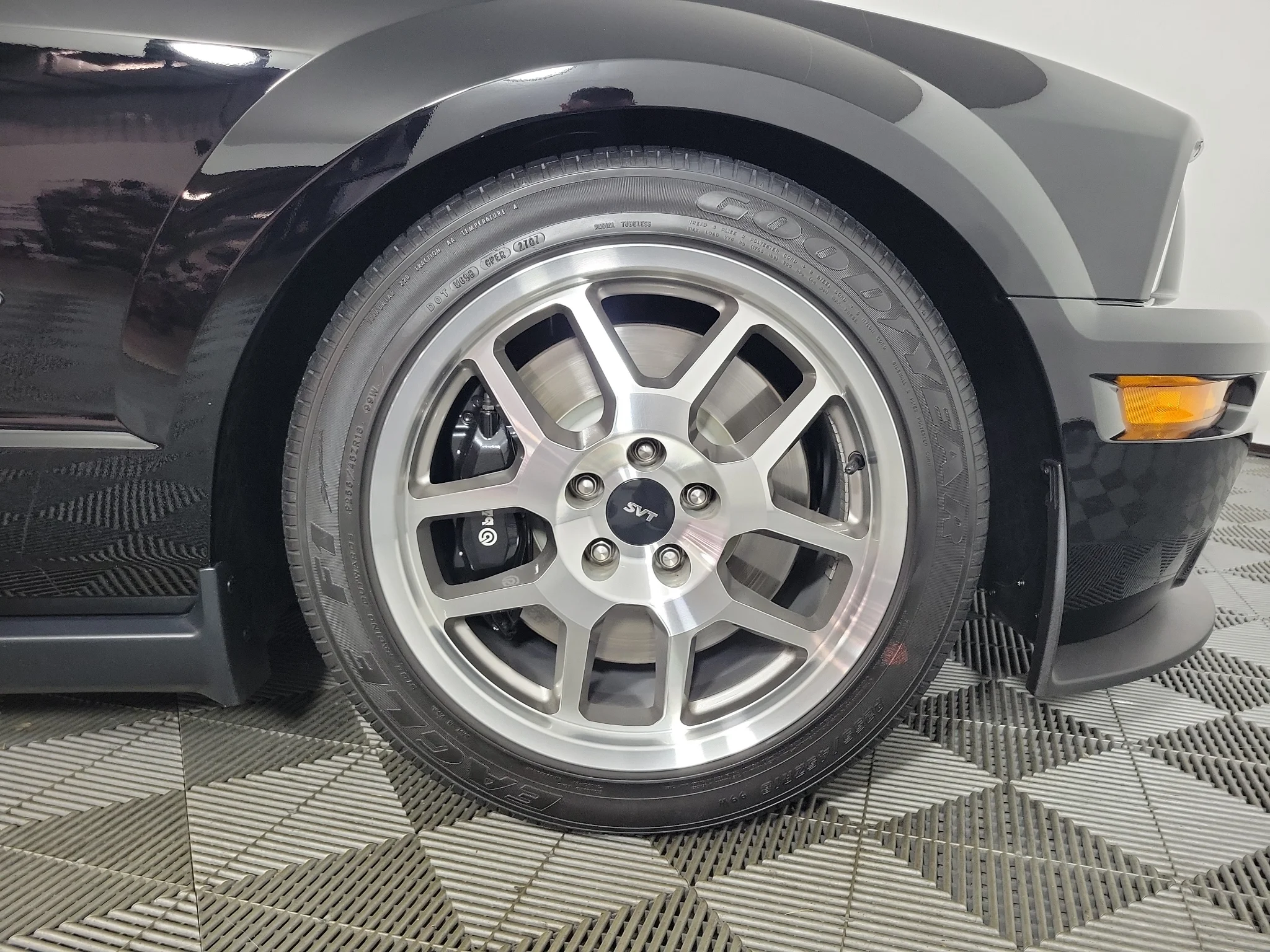 Used 2008 Ebony Clearcoat Ford Shelby GT500 image 21