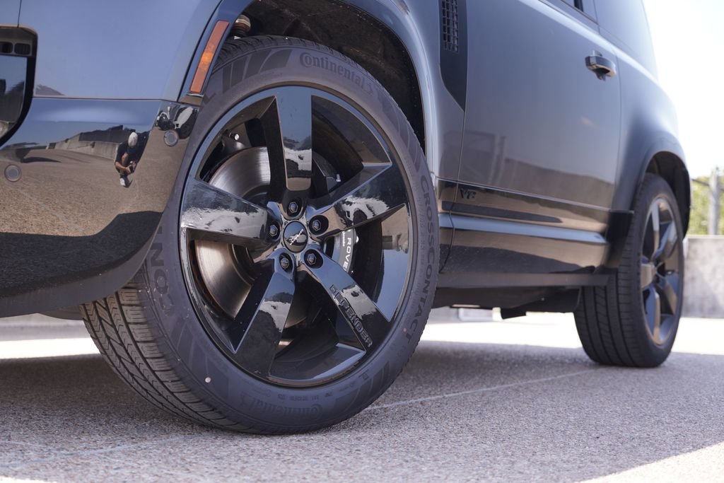 New 2026 Carpathian Grey Land Rover V8 image 3