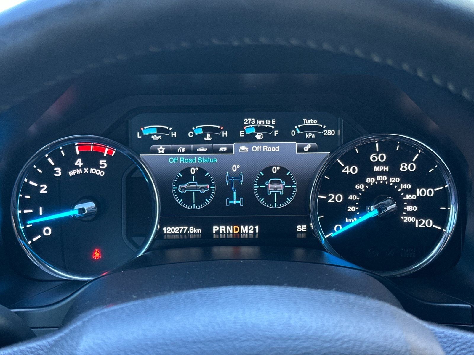 Used 2017 White Gold Metallic Ford Lariat image 22