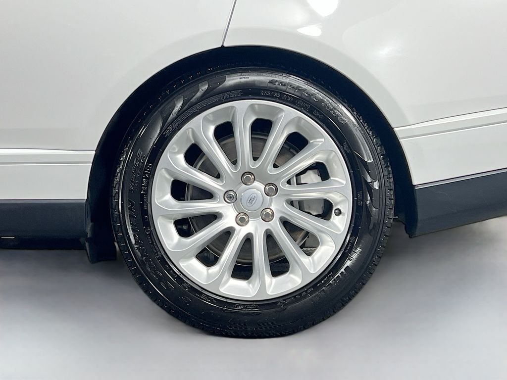 Used 2021 Fuji White Land Rover Base image 32