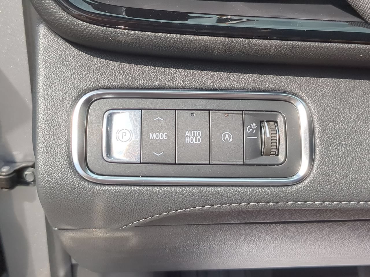 Used 2026 Moonstone Gray Metallic Buick Preferred image 18