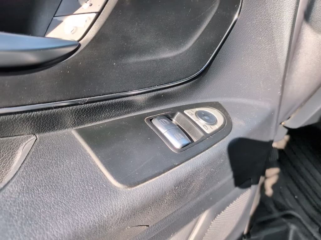 Used 2017  Mercedes-Benz Passenger image 15