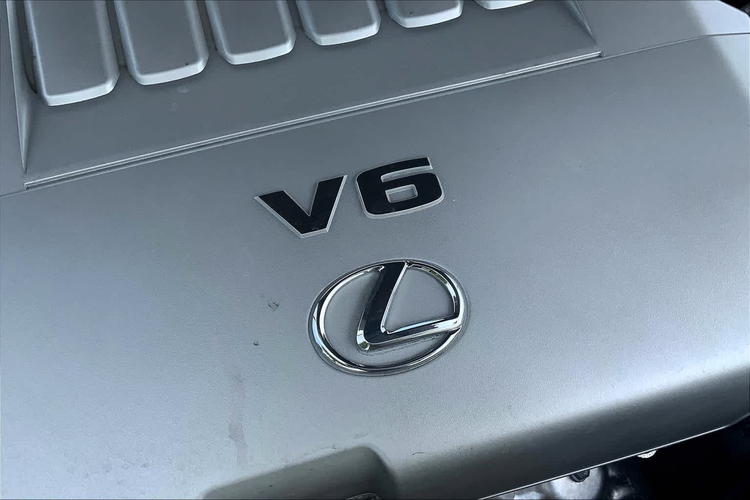 Used 2018 Obsidian Lexus  image 32
