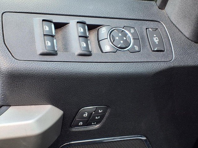 Used 2020 Silver Ford LARIAT image 19