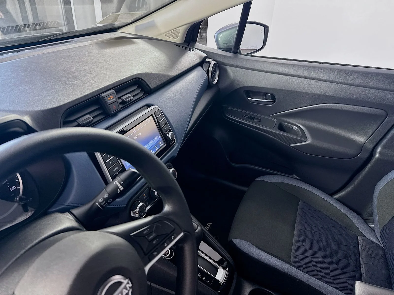 2025 Nissan Versa Sedan SV - Photo 6