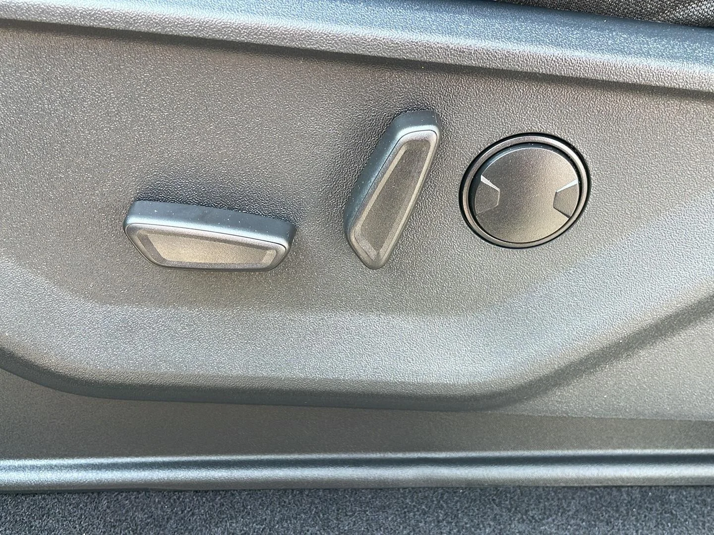 New 2026 Marsh Gray Ford XLT image 10