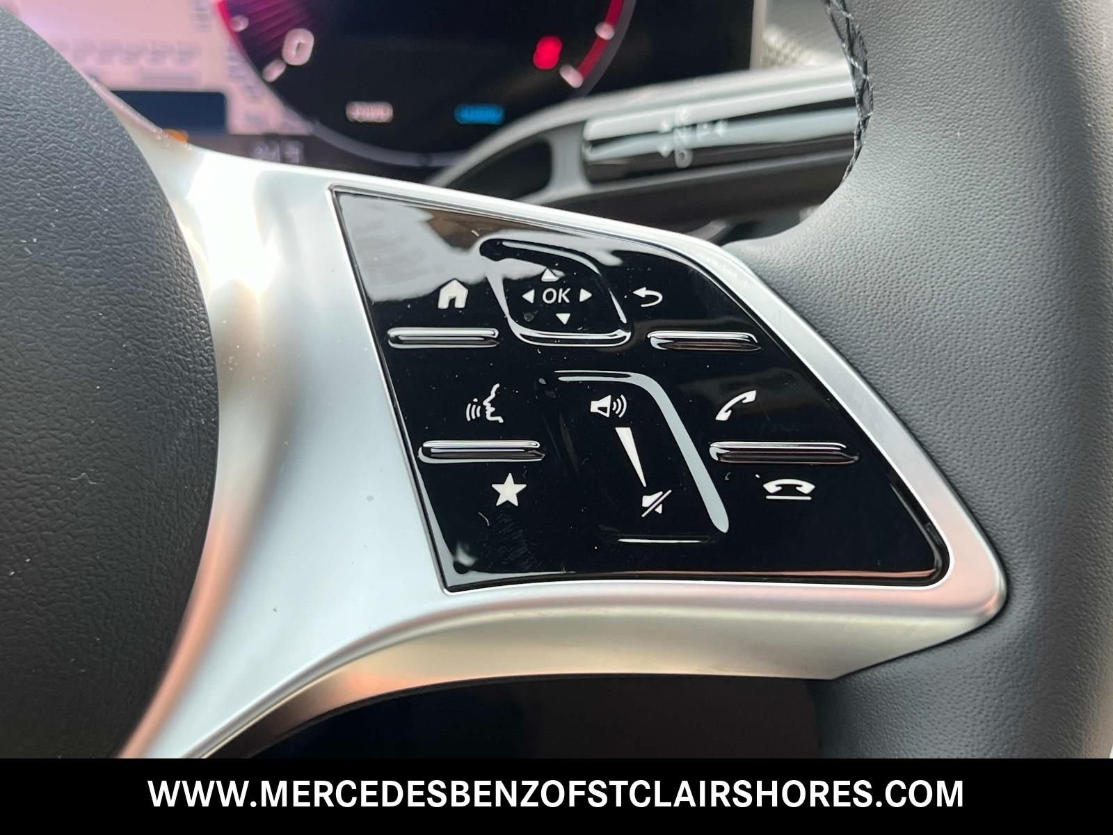 New 2026 Graphite Grey Metallic Mercedes-Benz GLC 300 image 26