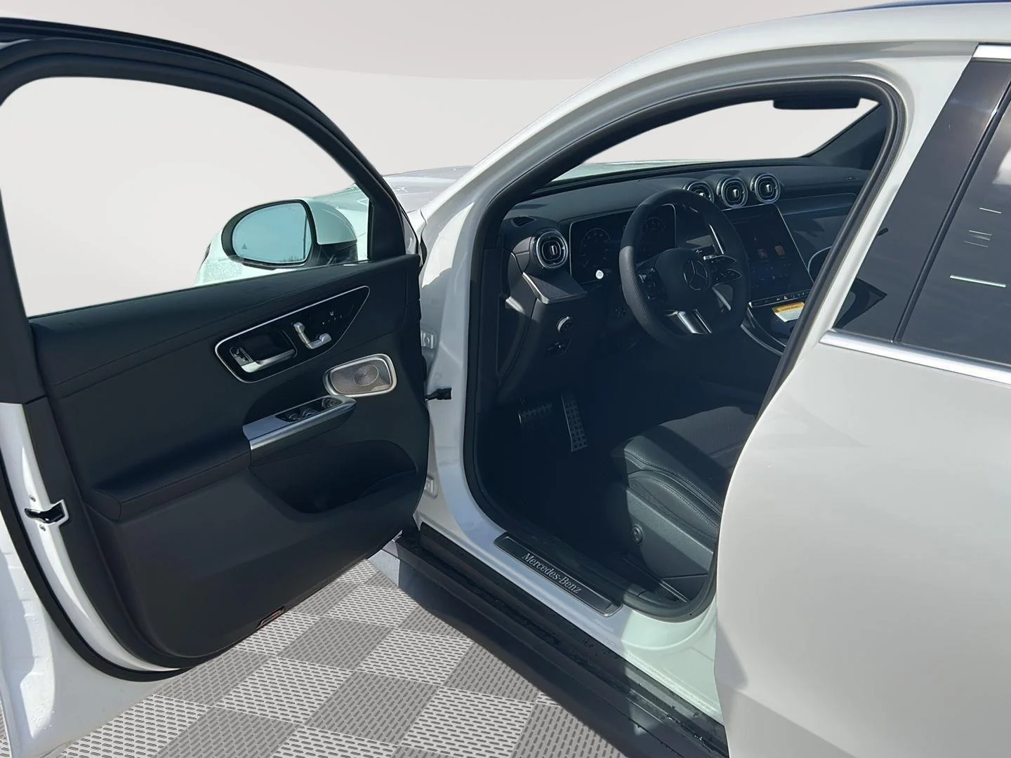 New 2026 Polar White Mercedes-Benz GLC 300 image 11