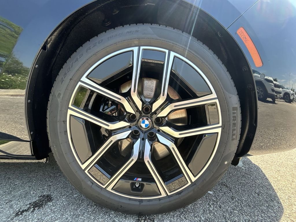 New 2026 Carbon Black Metallic BMW 750e xDrive image 19