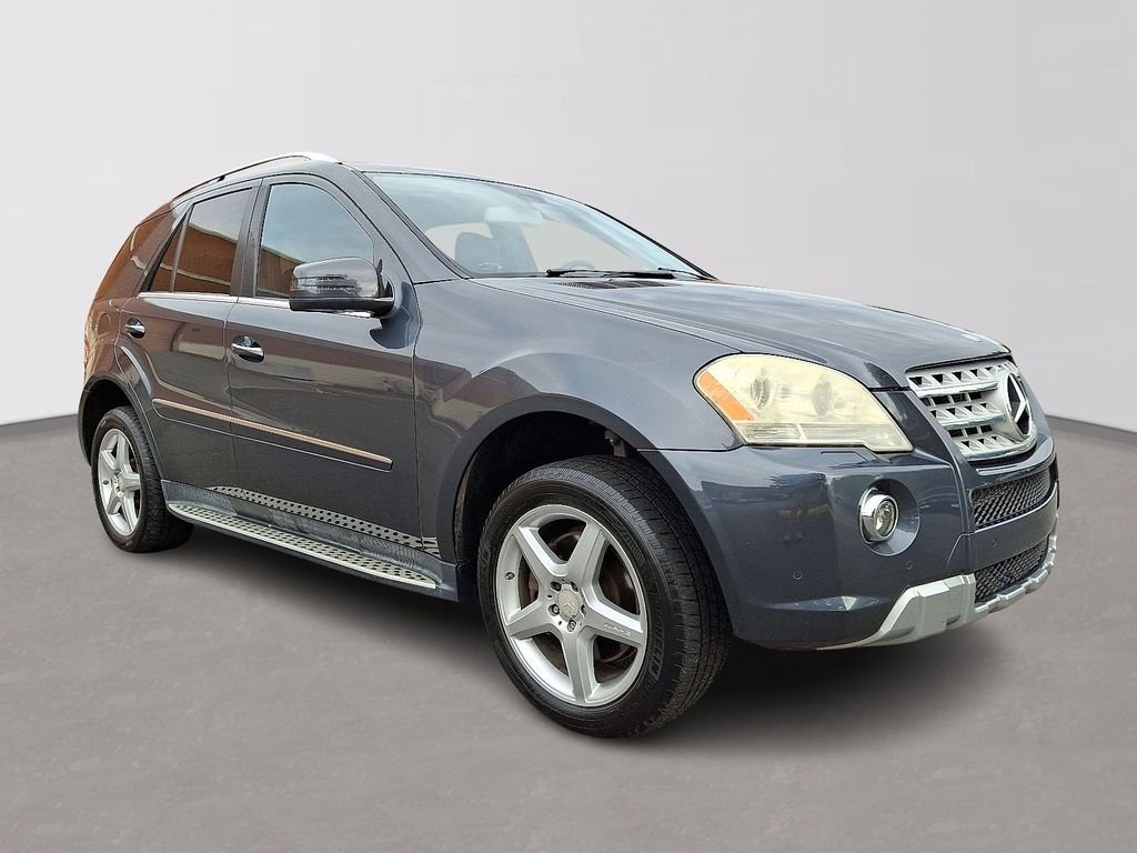 Used 2011 Steel Gray Metallic Mercedes-Benz ML 550 image 3