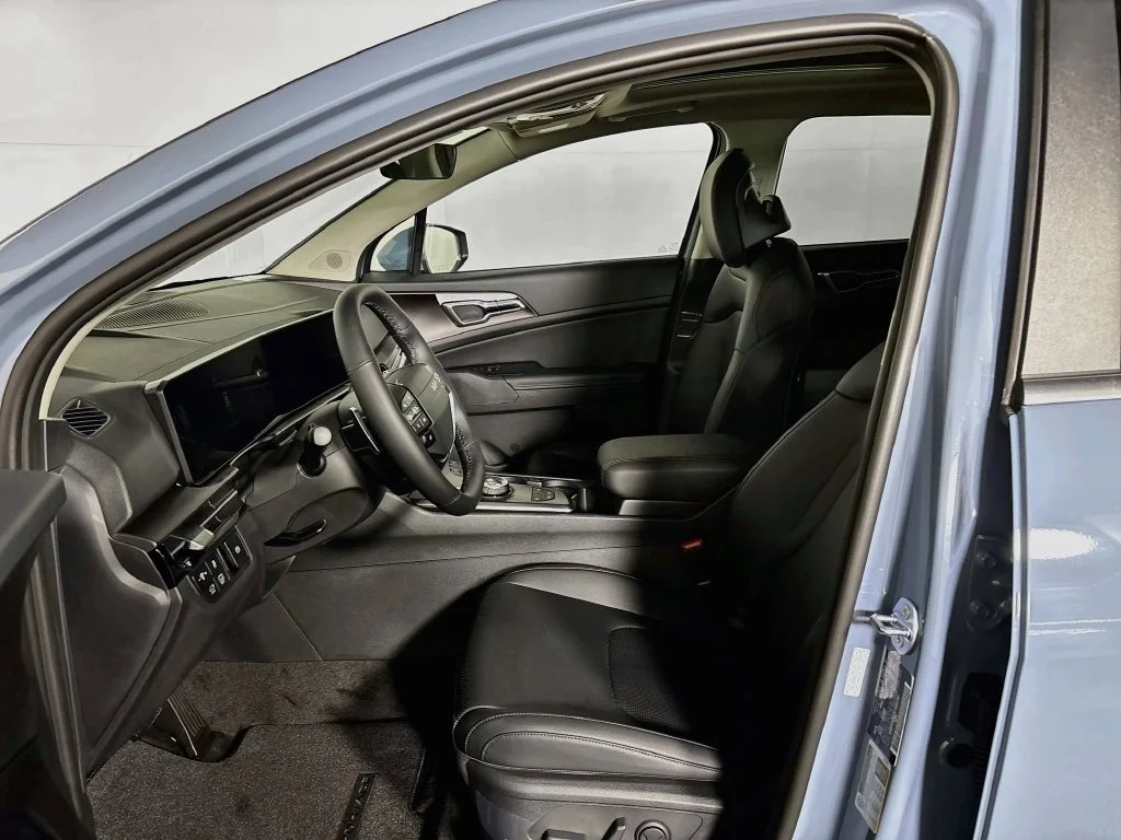 New 2027 Heritage Blue Kia EX image 11