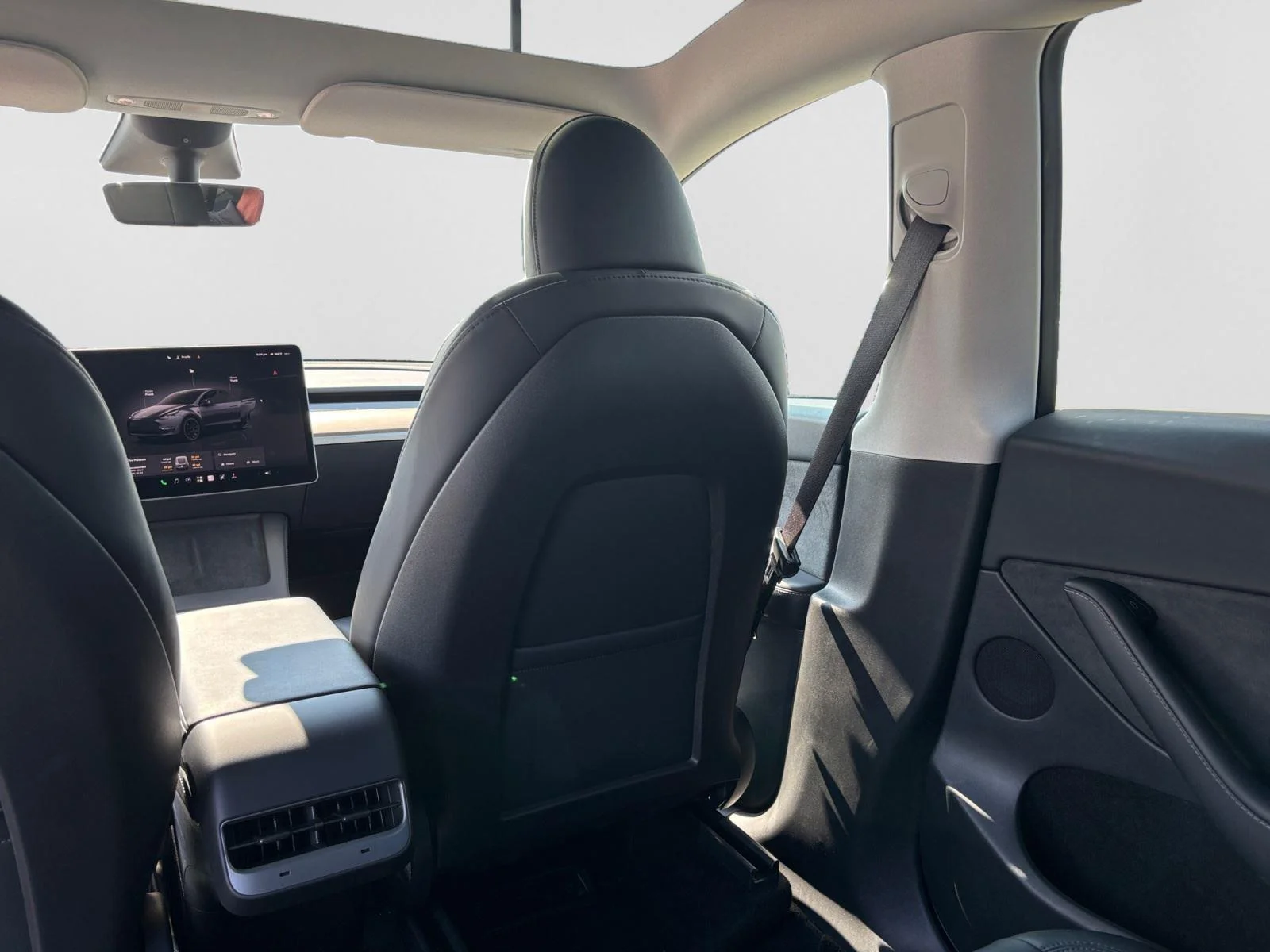 Used 2023  Tesla Performance image 38