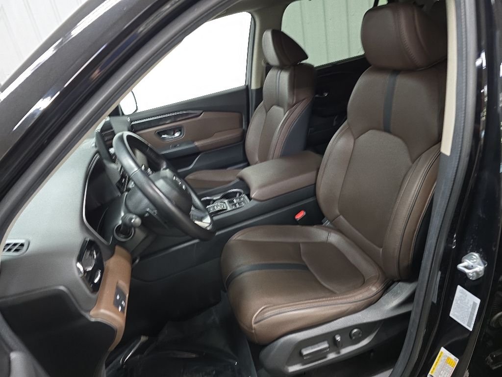 Used 2024 Black Honda Elite image 30