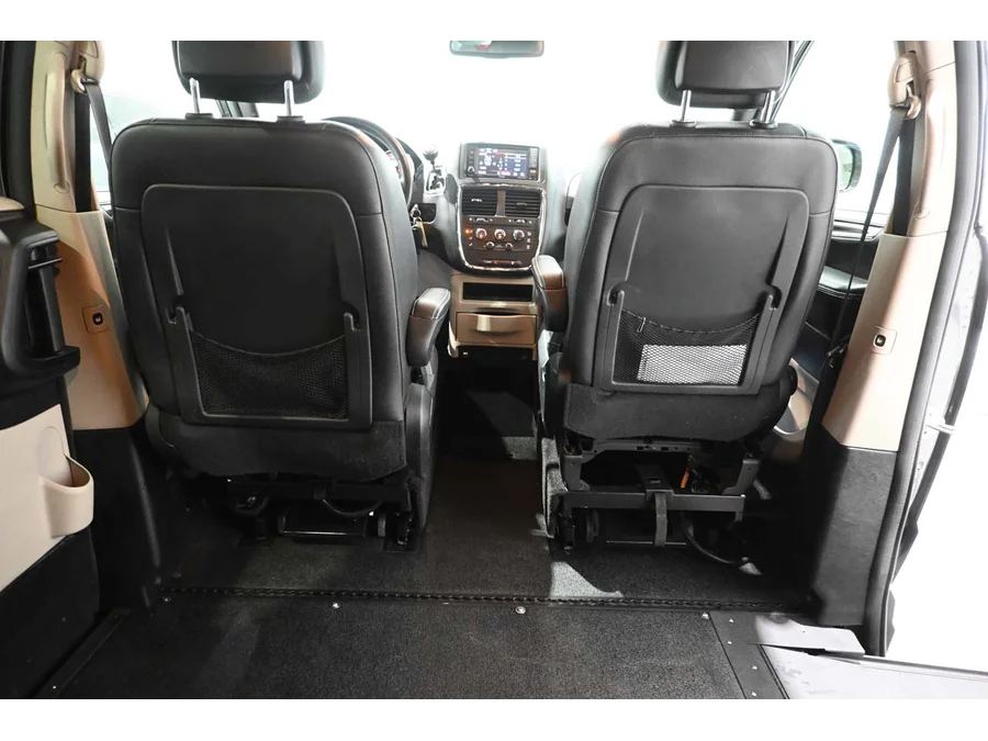 Used 2019 GRAY Dodge SXT Mobility Handicap Van image 20