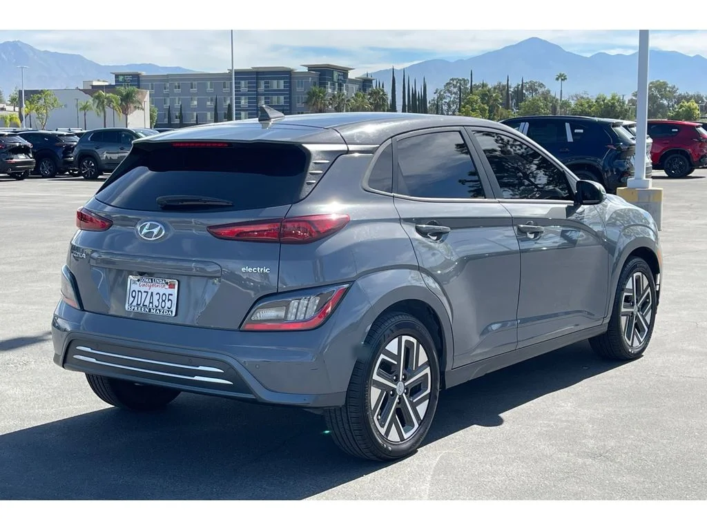 Used 2023 Galactic Gray Hyundai Limited image 7