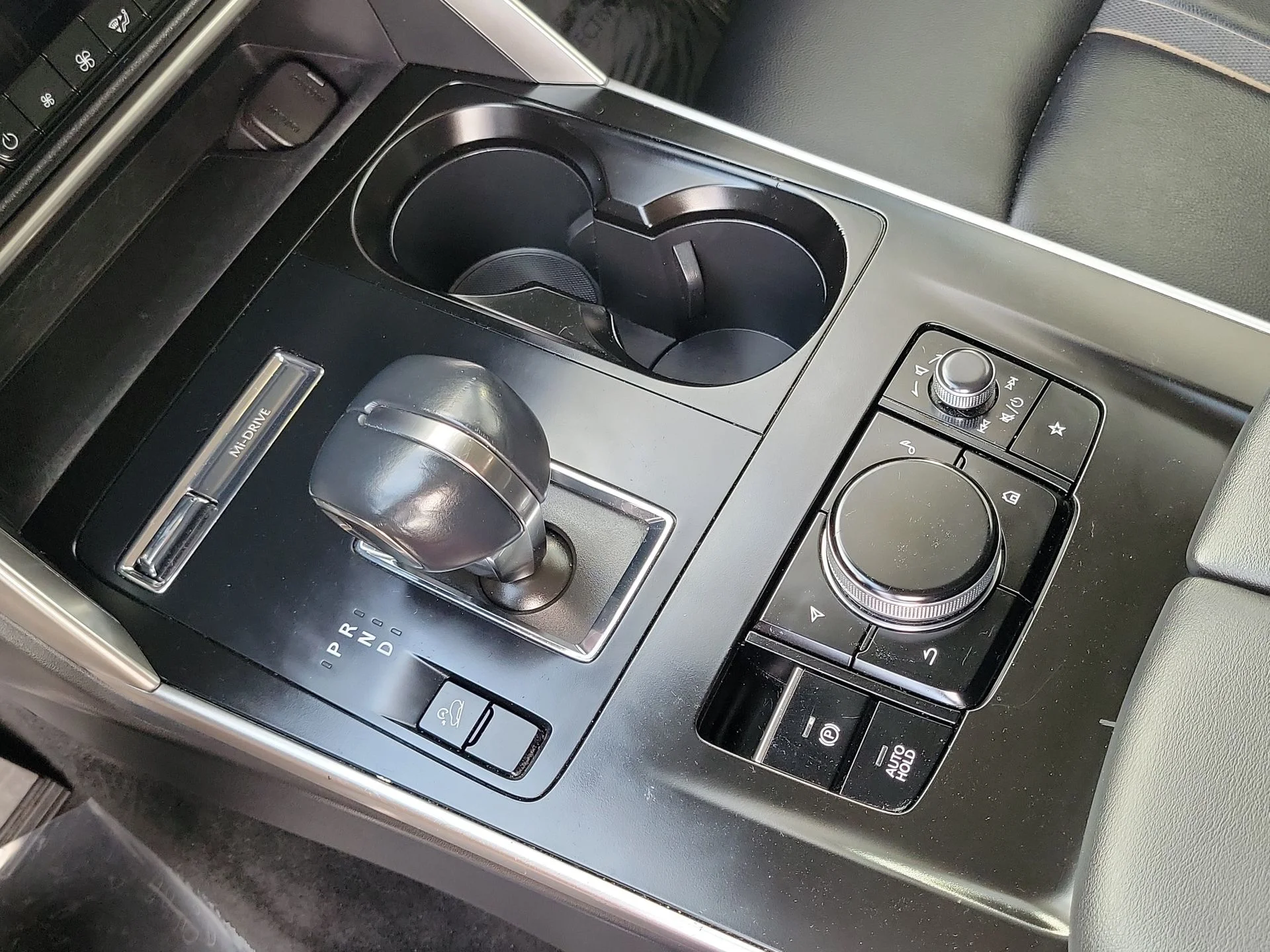 Used 2025 Black Mazda 3.3 Turbo Select image 12