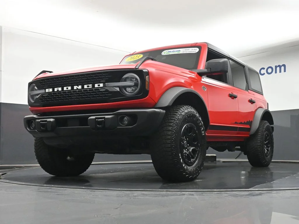 Used 2023 Red Ford Wildtrak image 7