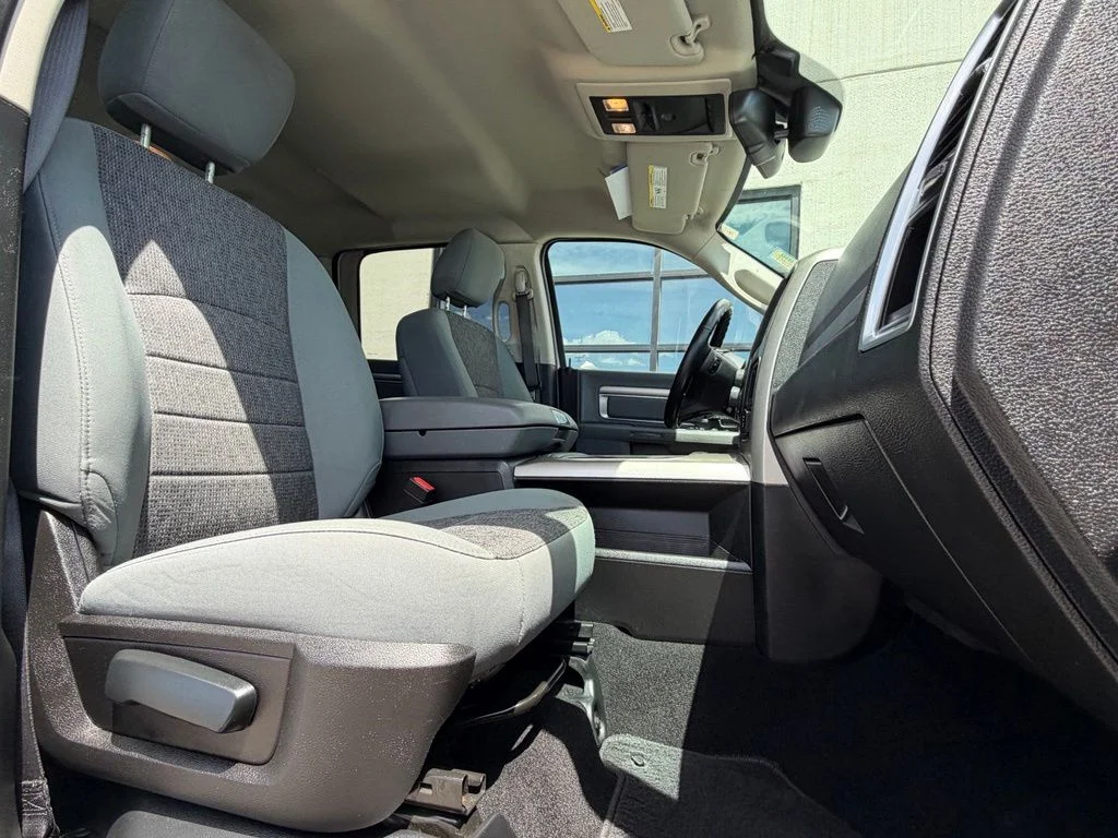 Used 2019 White Ram Warlock image 20