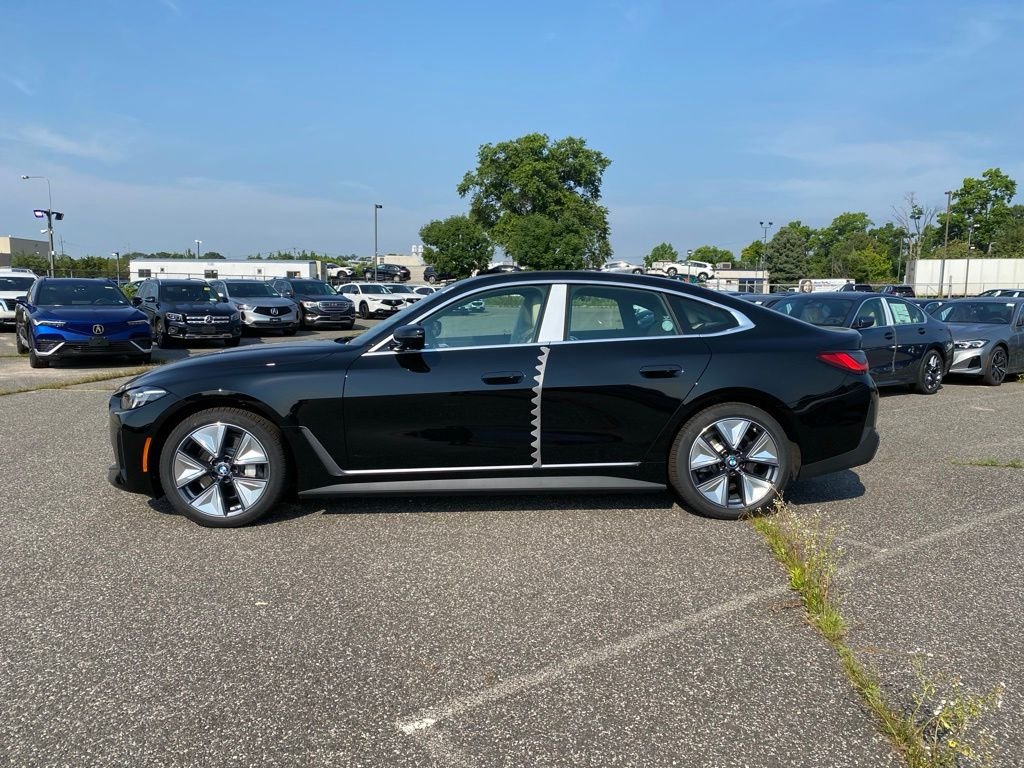 New 2026 Jet Black BMW xDrive40 image 3