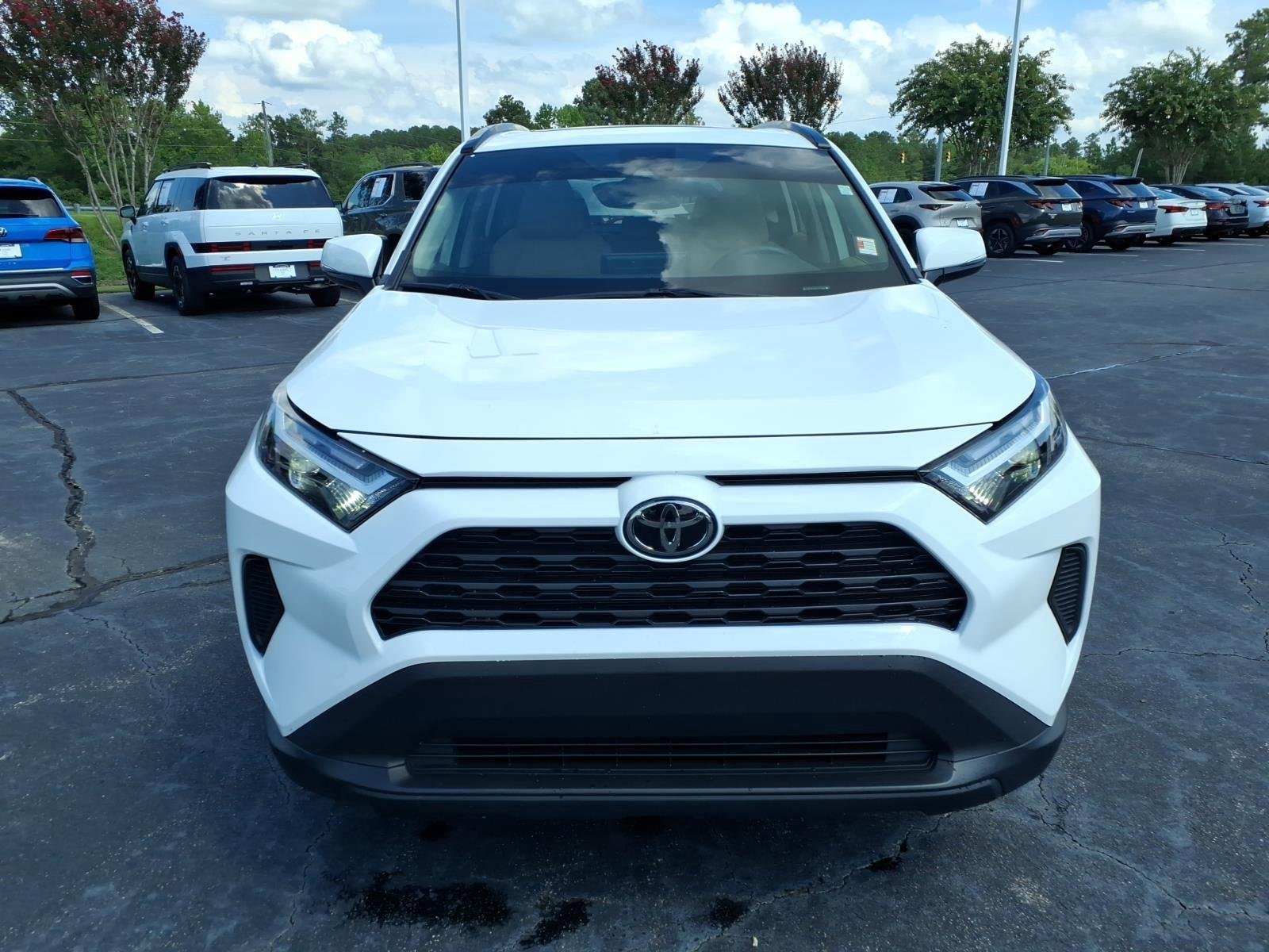 Used 2025 Ice Cap Toyota XLE image 10