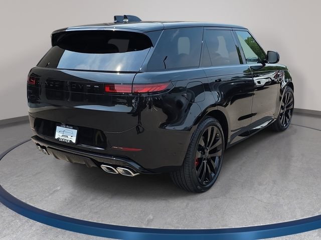 New 2026 Santorini Black Land Rover Dynamic SE image 5
