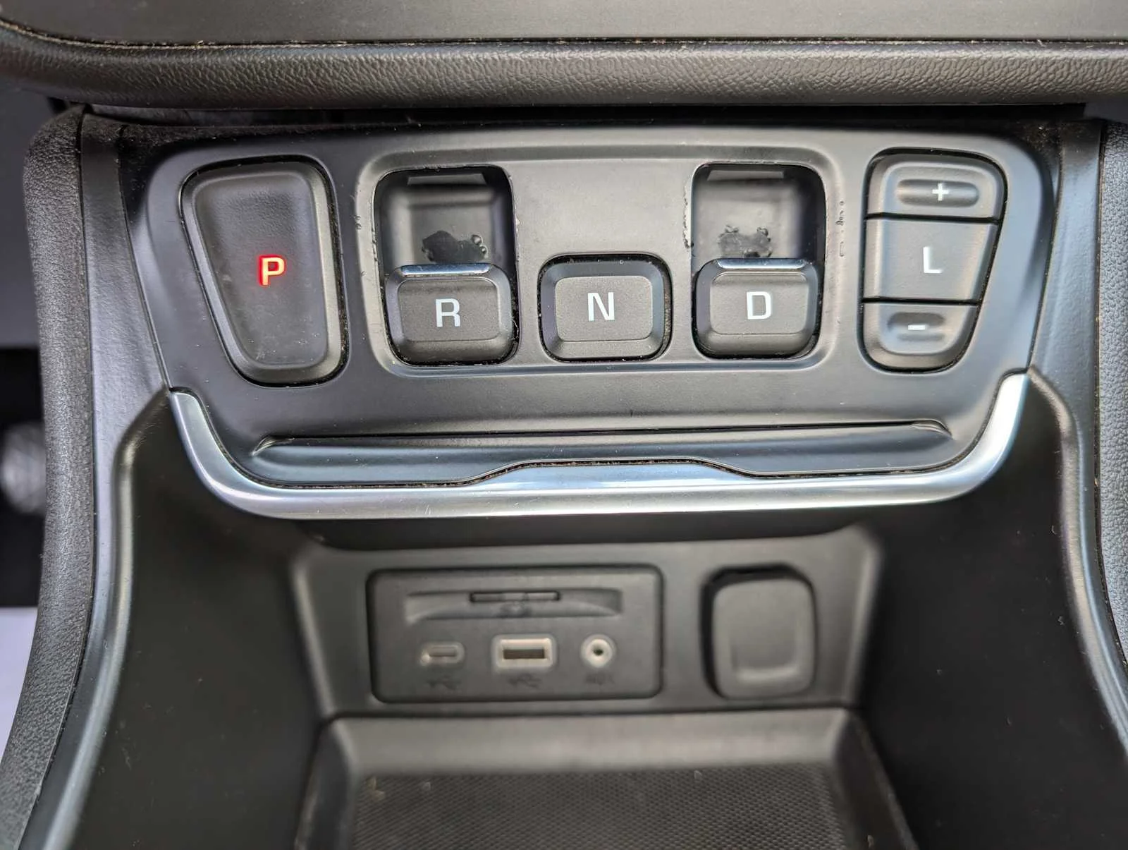 Used 2019 Smokey Quartz Metallic GMC SLT image 31