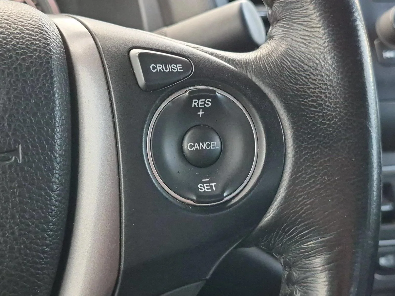 Used 2017 Lunar Silver Metallic Honda RTL image 15