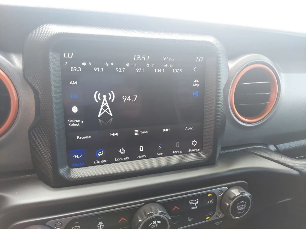 Used 2023 White Jeep Mojave image 20