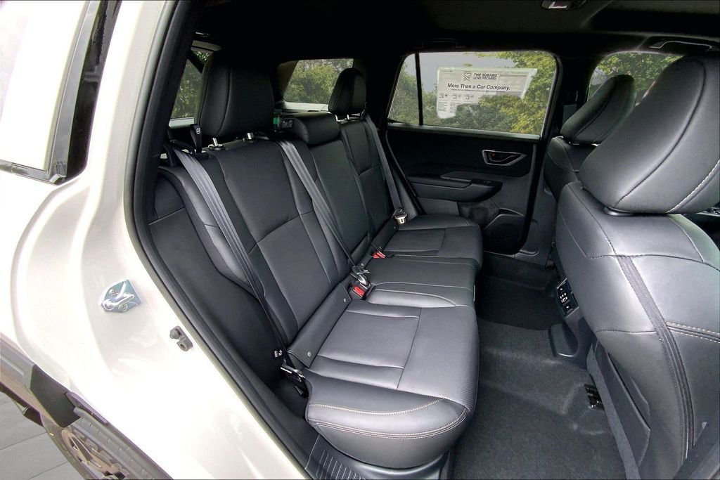 New 2026 CRYSTAL WHITE PEARL Subaru Limited image 9