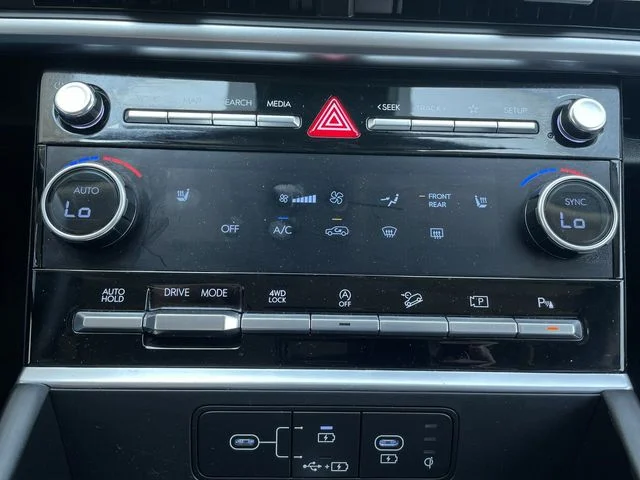 2025 Hyundai Santa Fe SEL - Photo 18