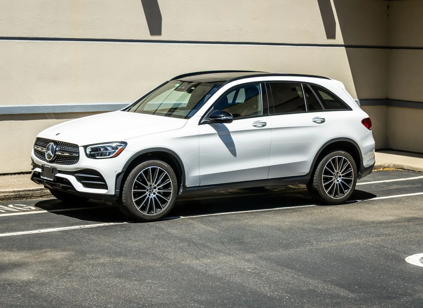 Used 2022  Mercedes-Benz GLC 300 image 3