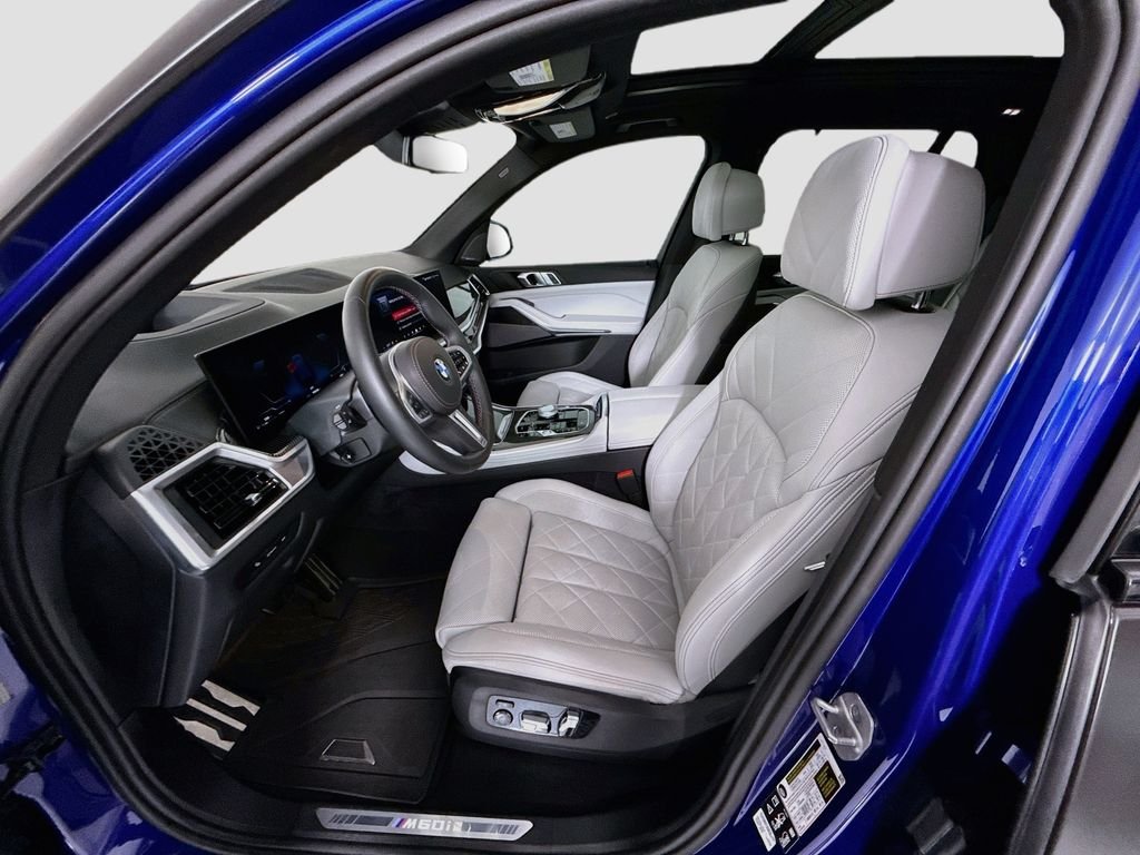 Used 2025 Blue Metallic BMW M60i image 20