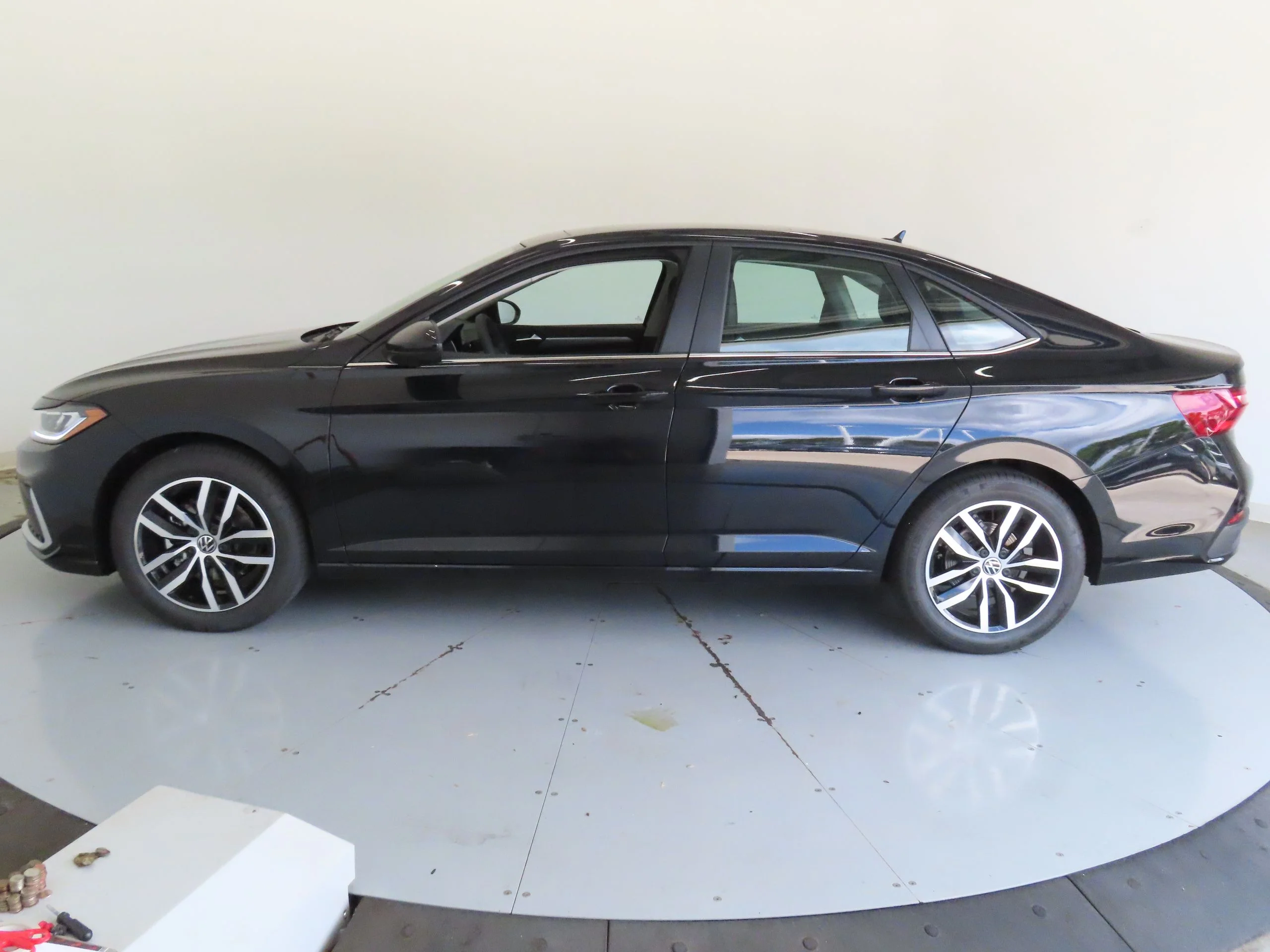 New 2026 Black Volkswagen 1.5T SE image 7