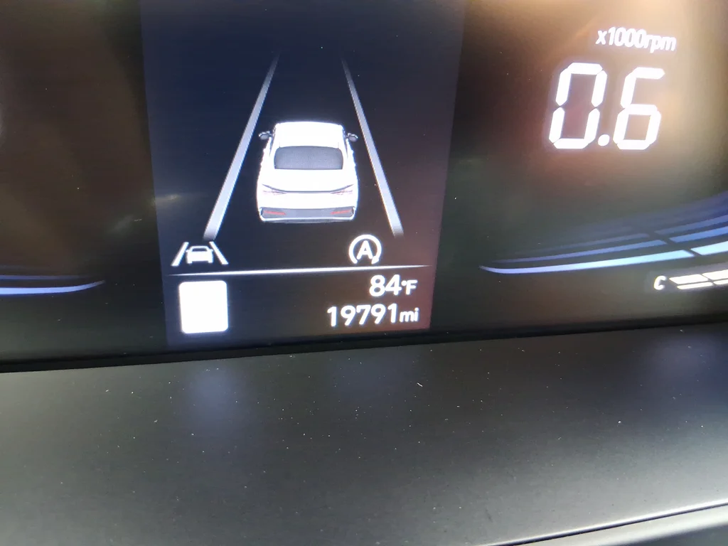 Used 2024 Silver Hyundai SE image 12